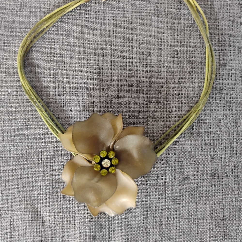 Elegant Floral Necklace with Green Accents